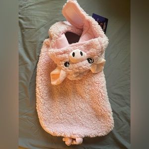 Dog pig onsie, new with tags, never been worn, size medium